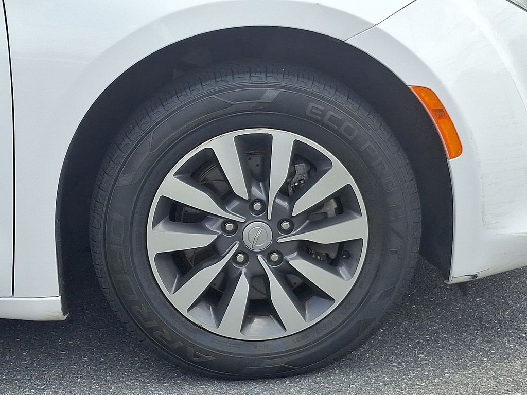 2020 Chrysler Pacifica Touring L Plus - Photo 6