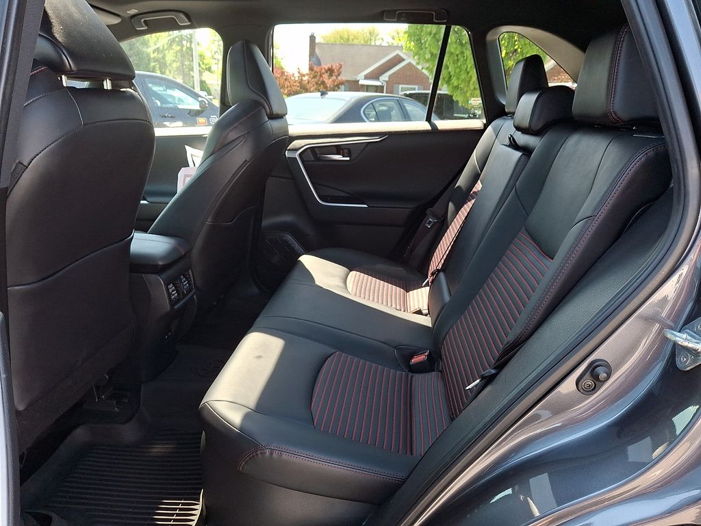 2024 Toyota RAV4 XSE - Photo 9
