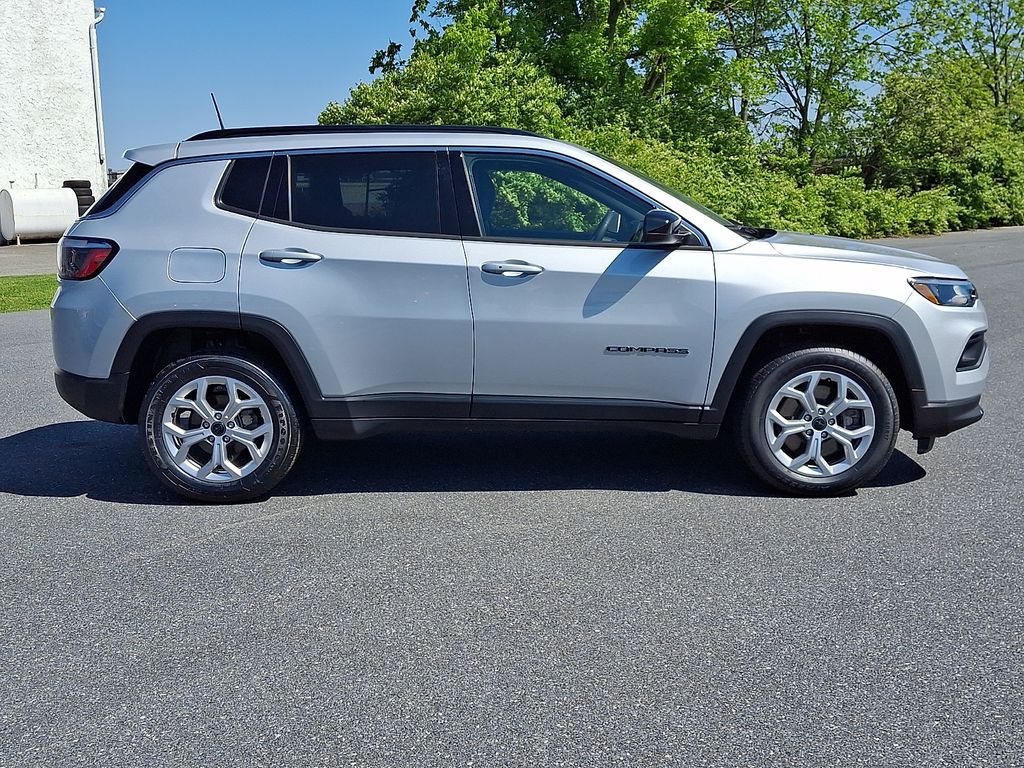 2025 Jeep Compass Latitude - Photo 6