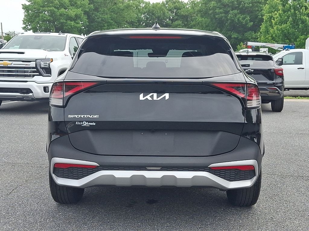 Used 2025 Kia Sportage LX SUV