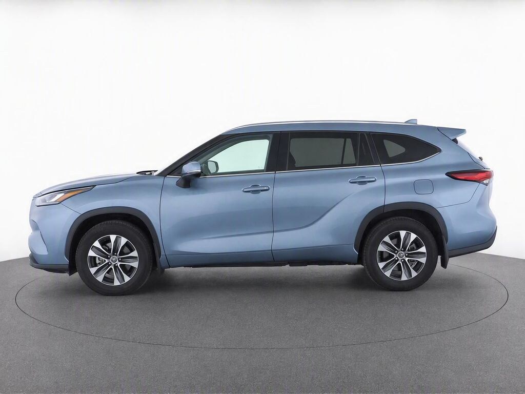 Used 2020 Toyota Highlander Hybrid XLE SUV