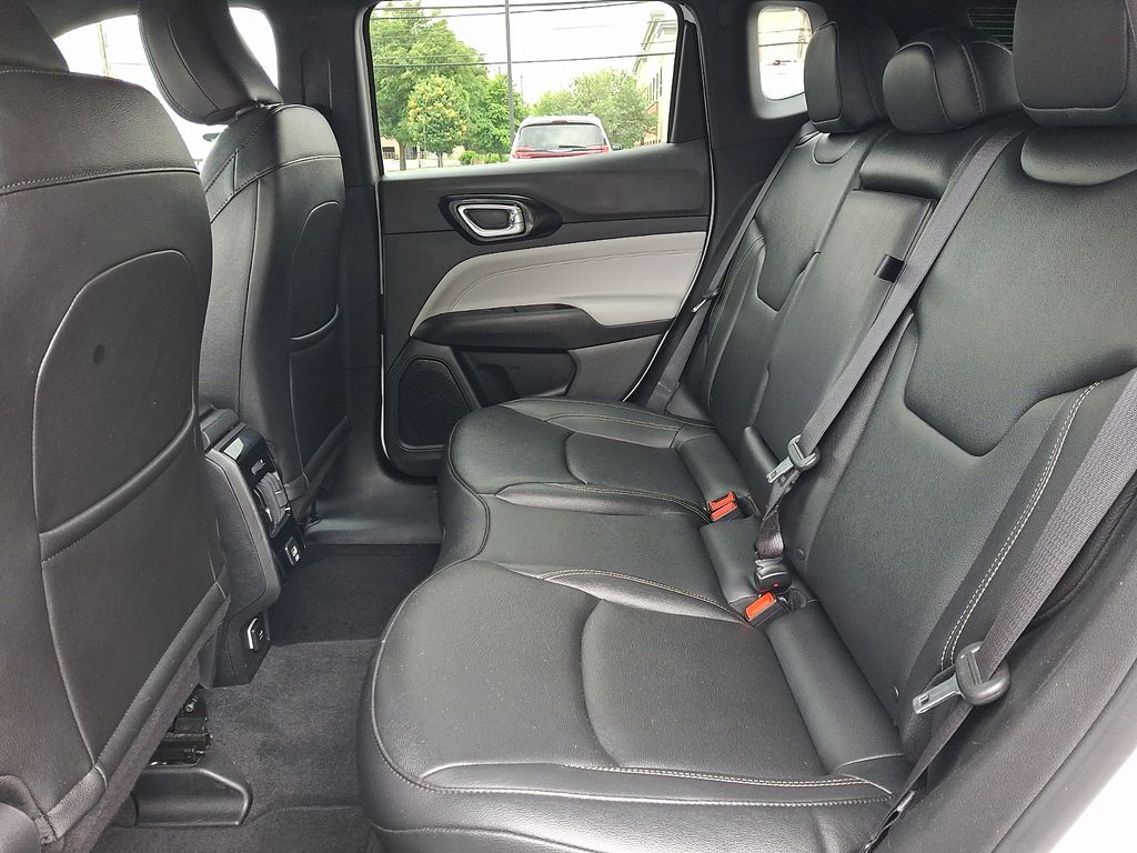 2025 Jeep Compass Limited - Photo 9