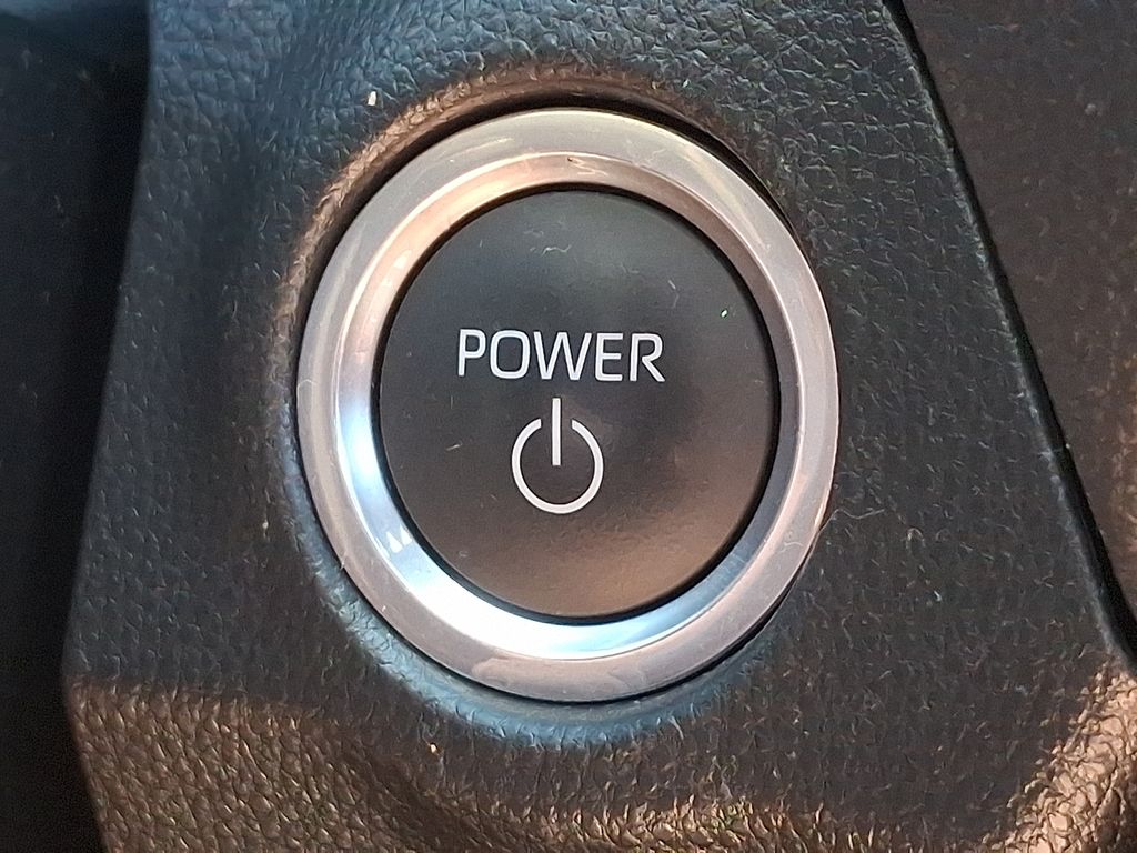 2024 Toyota RAV4 XSE - Photo 23