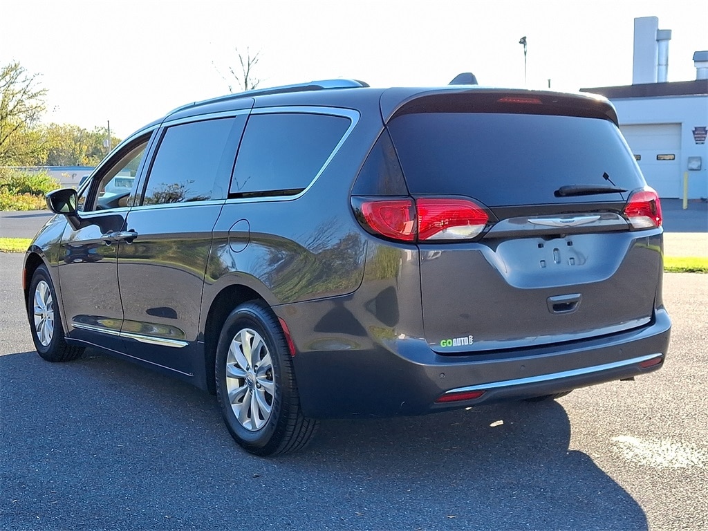 Used 2018 Chrysler Pacifica Touring L Van