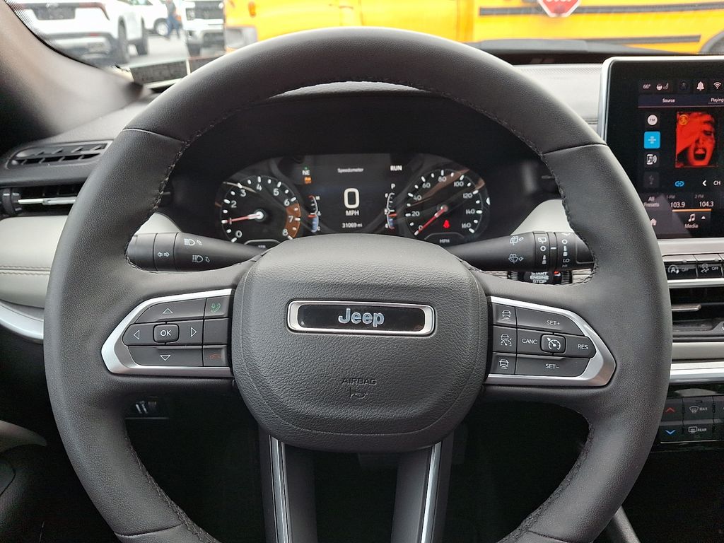 2025 Jeep Compass Limited - Photo 17