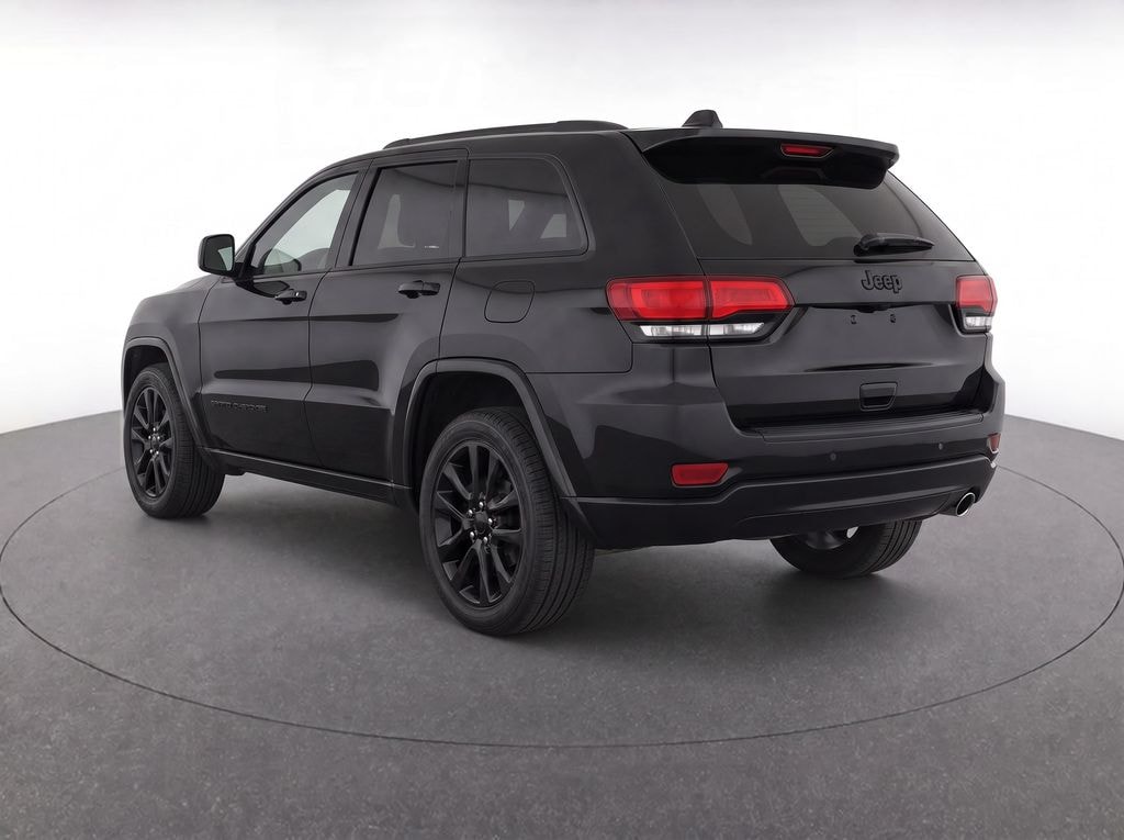 Used 2018 Jeep Grand Cherokee Laredo 4x4 SUV