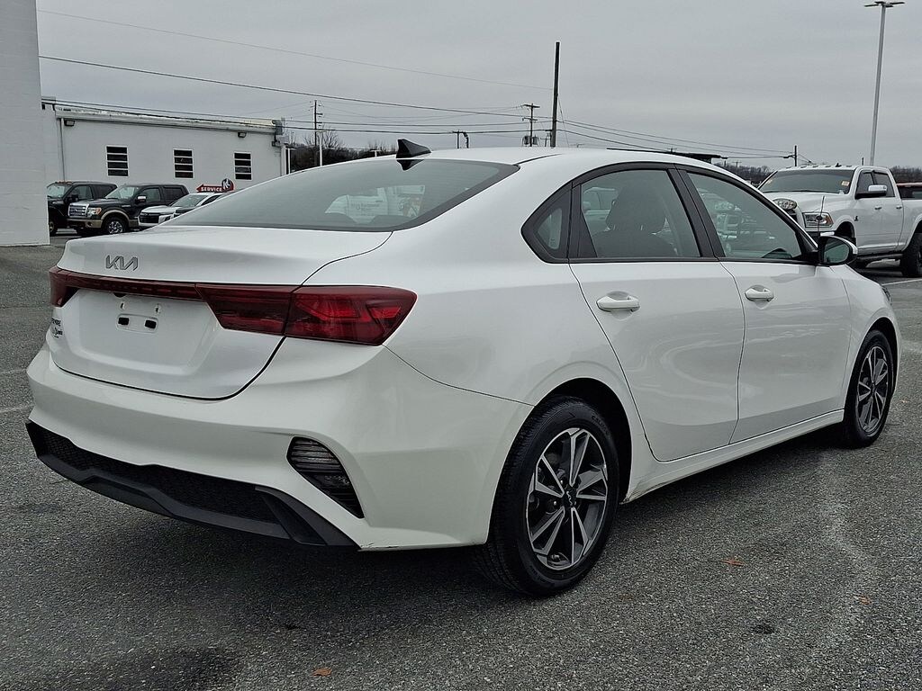 Used 2024 Kia Forte LXS Sedan