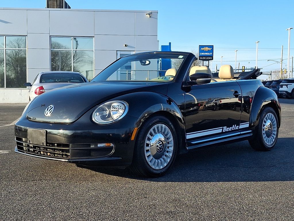 2014 Volkswagen Beetle 2.5's photo