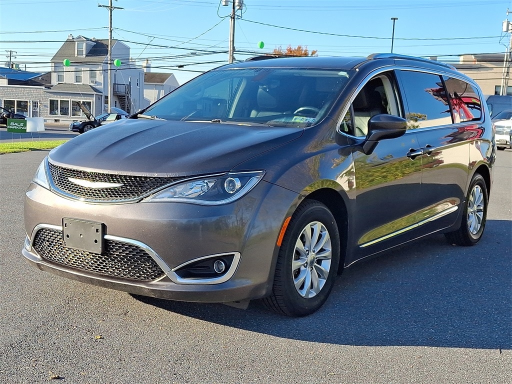Used 2018 Chrysler Pacifica Touring L Van