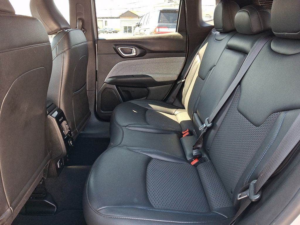 2025 Jeep Compass Latitude - Photo 9