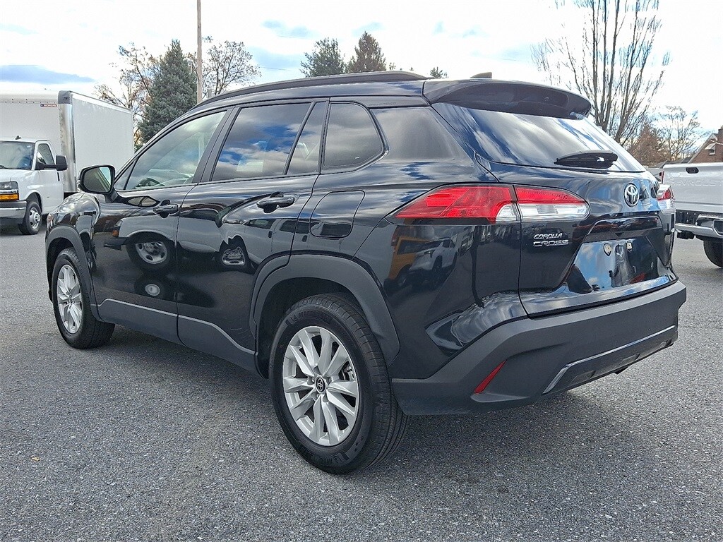 Used 2024 Toyota Corolla Cross LE SUV