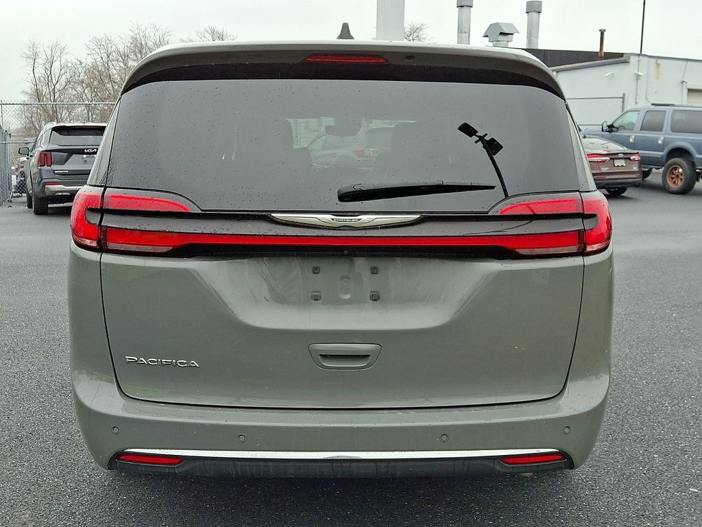 Used 2023 Chrysler Pacifica Touring L Van Passenger Van