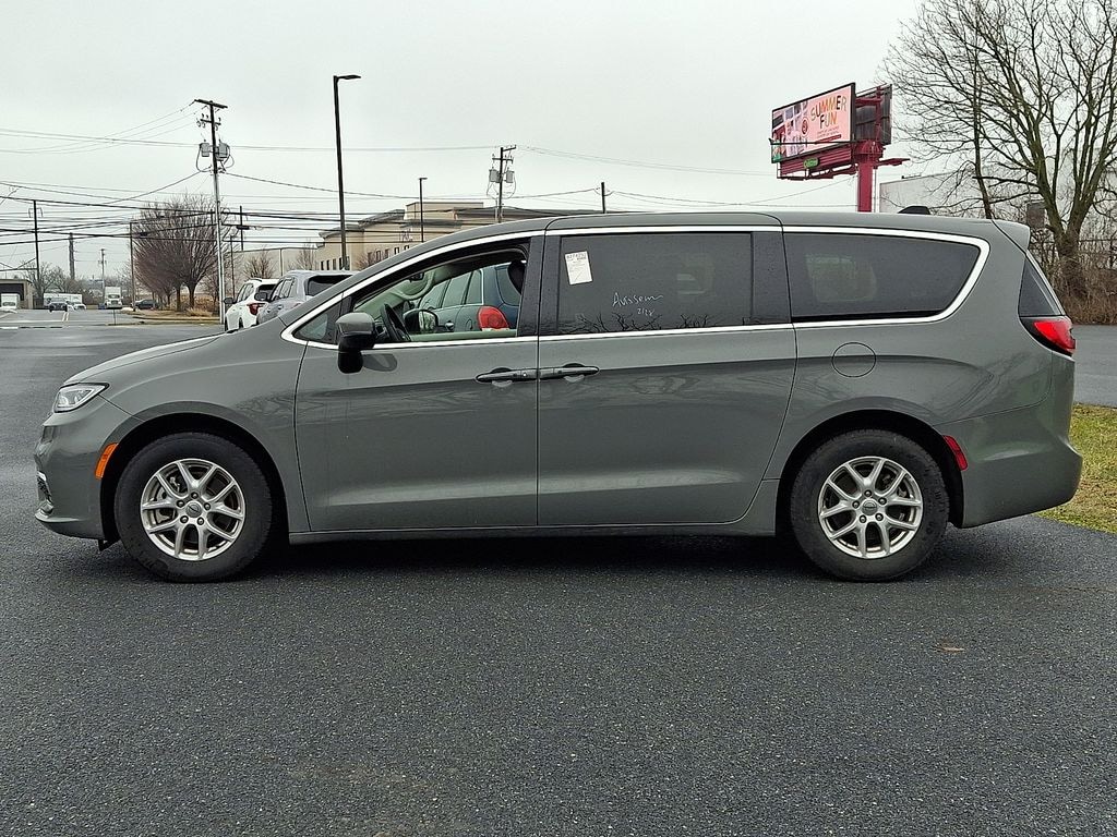 Used 2023 Chrysler Pacifica Touring L Van Passenger Van