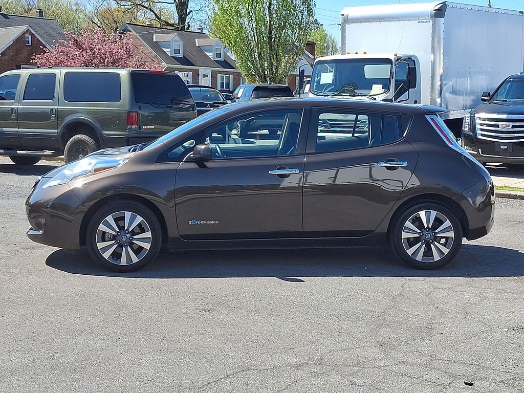 Used 2016 Nissan LEAF SV Hatchback