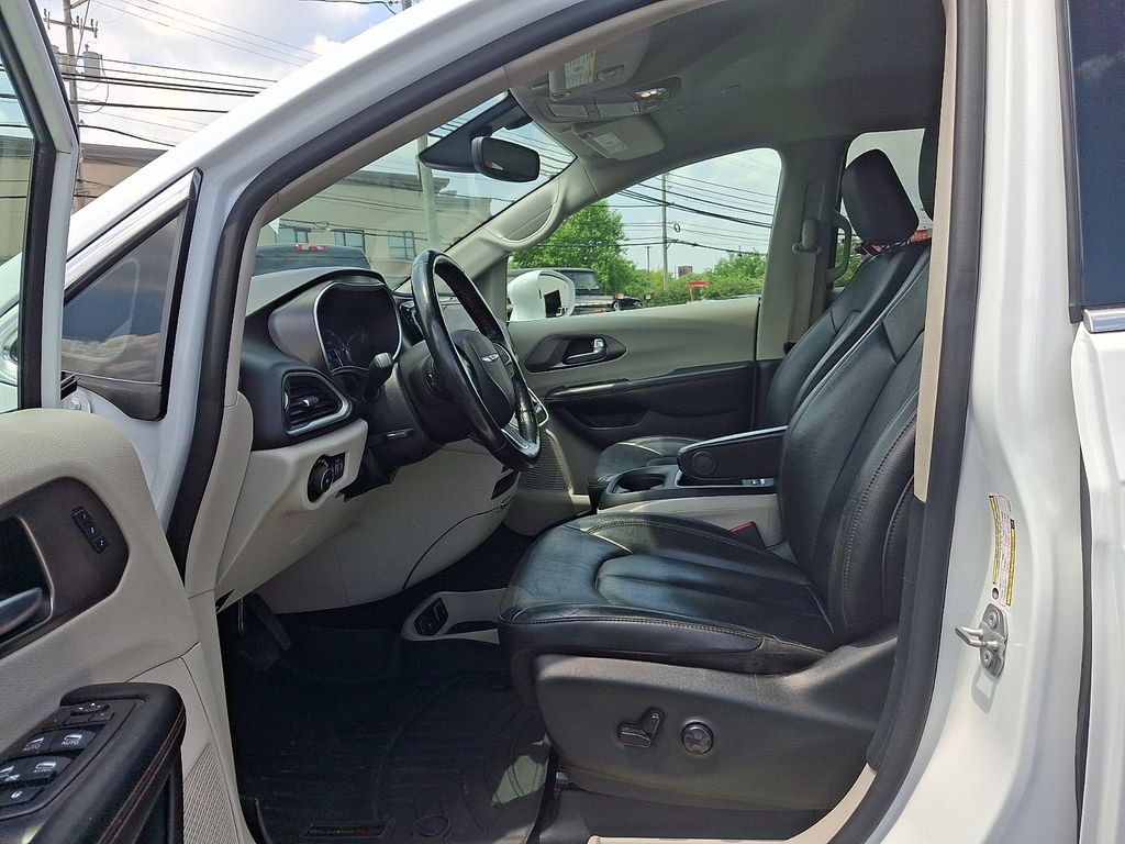 2020 Chrysler Pacifica Touring L Plus - Photo 11