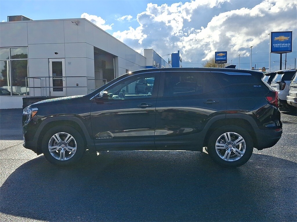 Used 2024 GMC Terrain SLE SUV