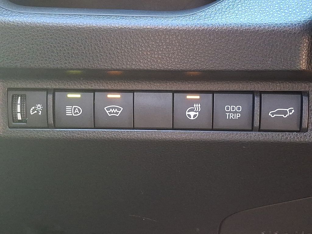 2024 Toyota RAV4 XSE - Photo 22