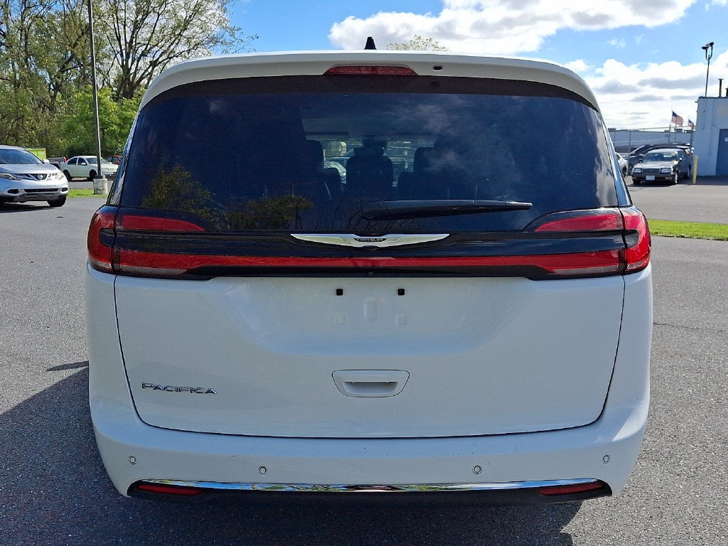 Used 2024 Chrysler Pacifica Touring L Van Passenger Van
