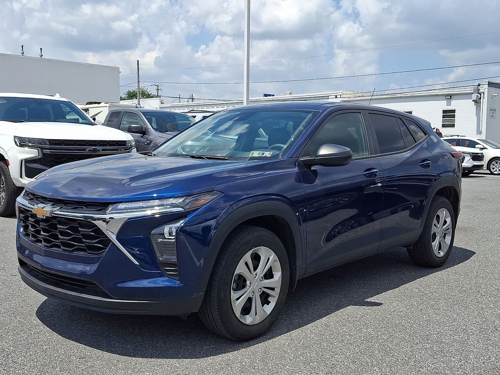 2024 Chevrolet Trax LS's photo