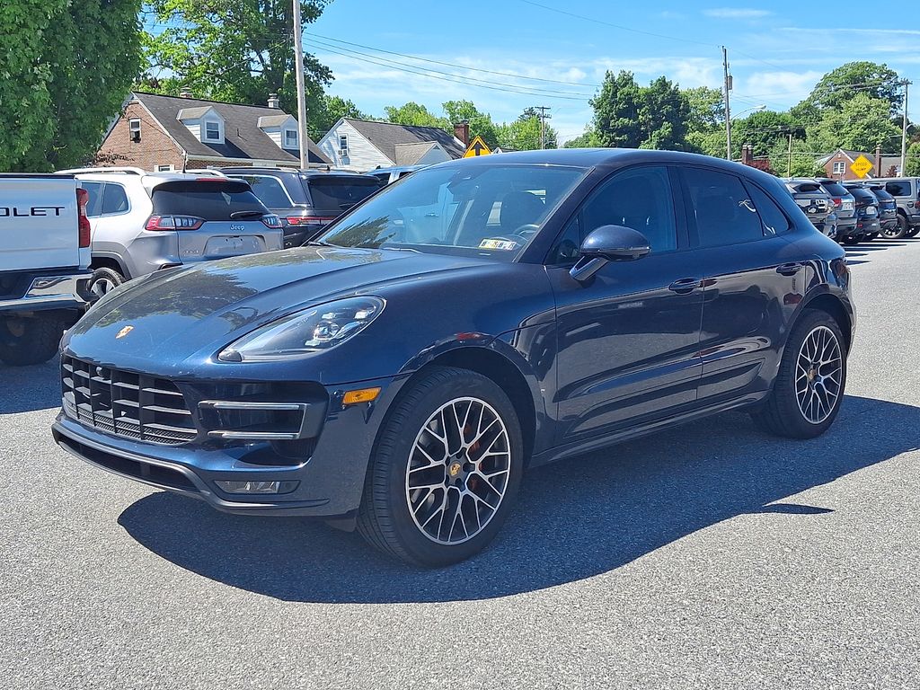 2018 Porsche Macan Turbo's photo