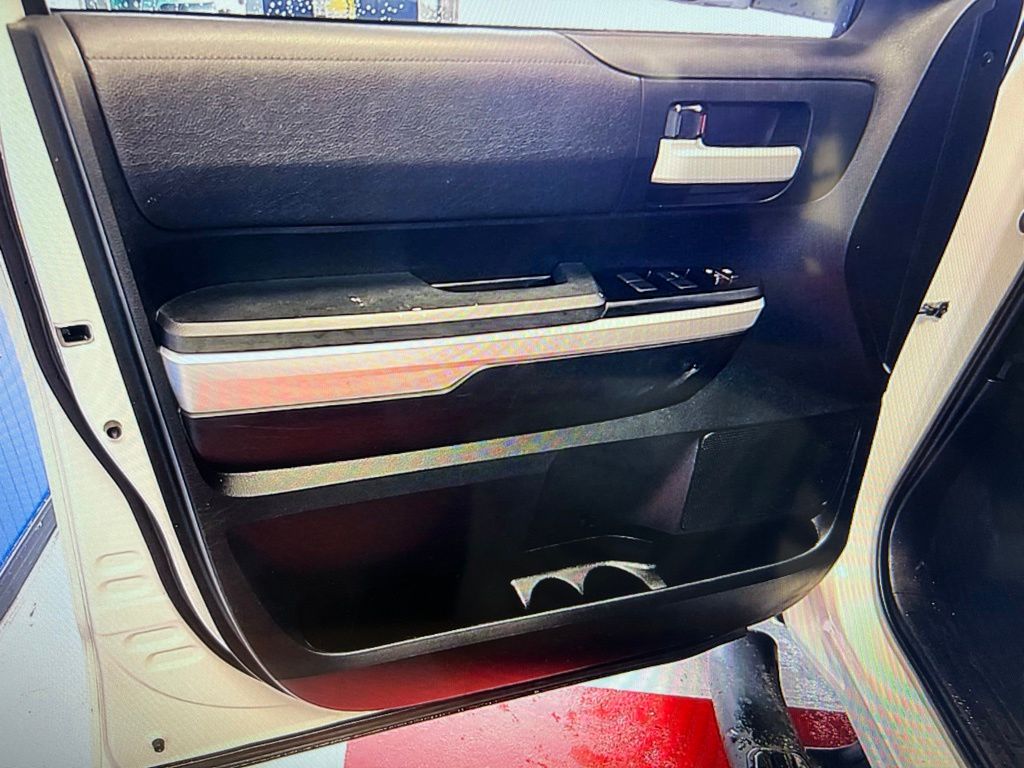2017 Toyota Tundra SR5 - Photo 12