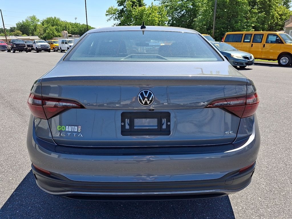 Used 2024 Volkswagen Jetta 1.5T SE Sedan