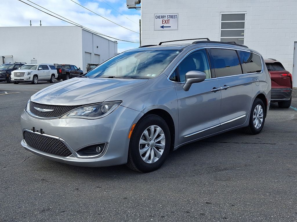 2017 Chrysler Pacifica Touring-L