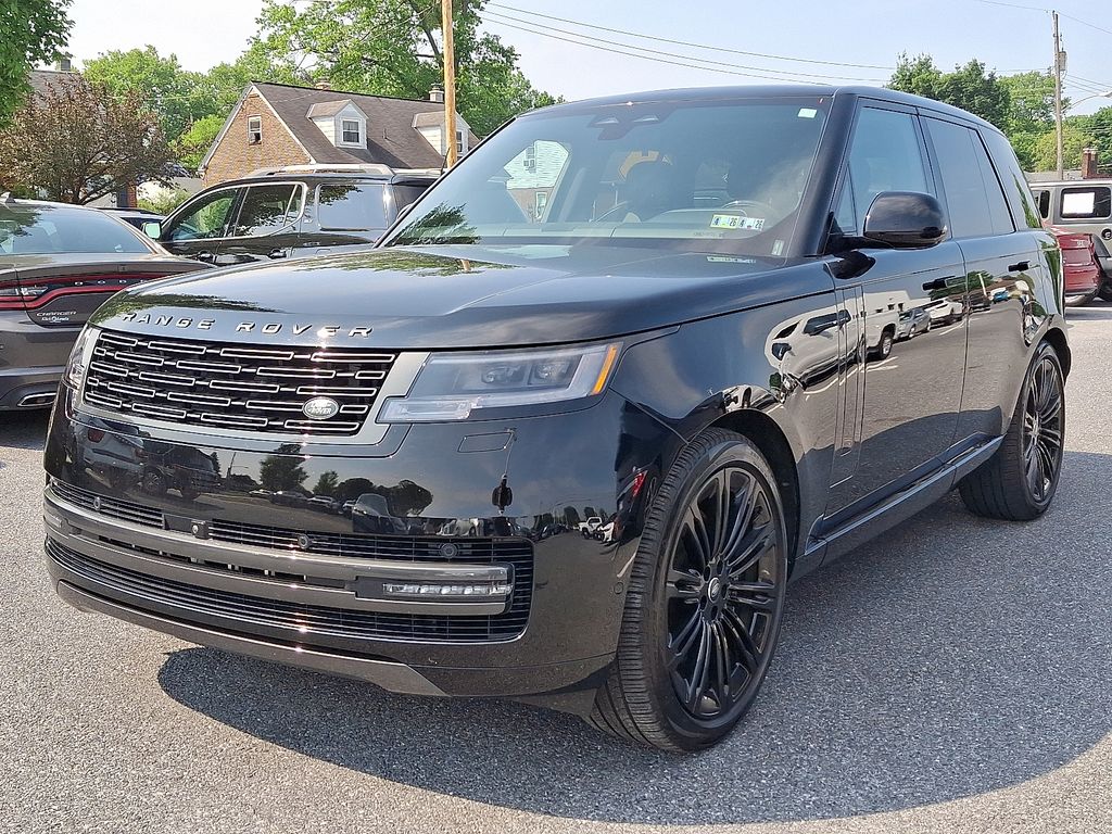 2024 Land Rover Range Rover SE's photo