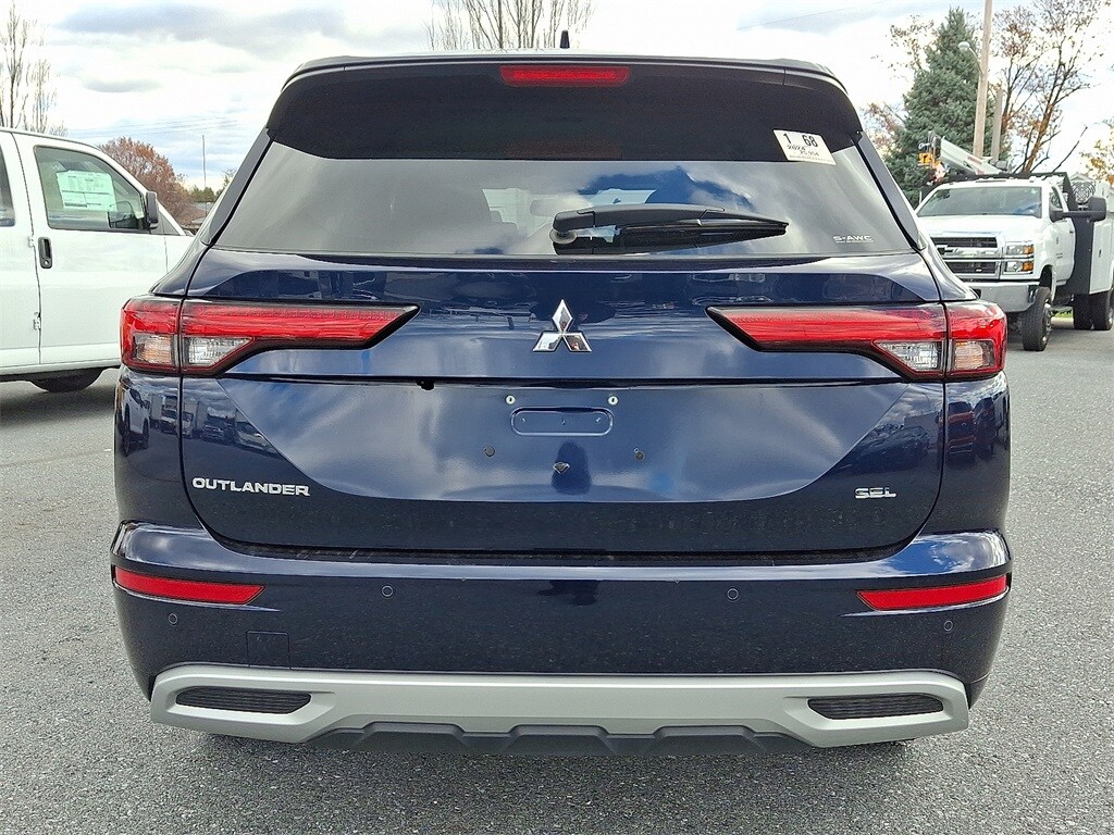 Used 2024 Mitsubishi Outlander SEL SUV