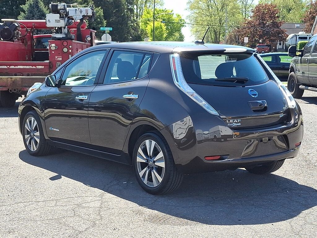 Used 2016 Nissan LEAF SV Hatchback