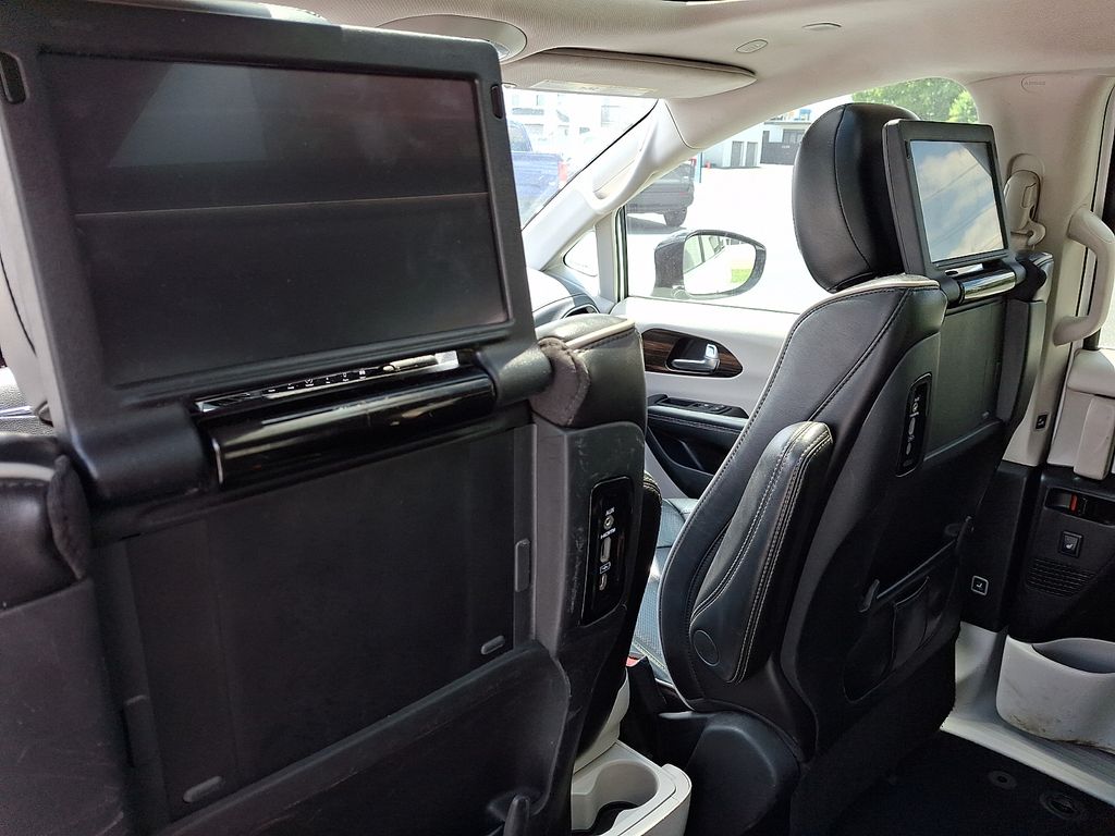 2023 Chrysler Pacifica Limited - Photo 11