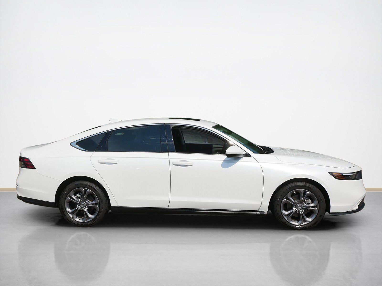 Used 2024 Honda Accord EX with VIN 1HGCY1F32RA059640 for sale in Maplewood, Minnesota