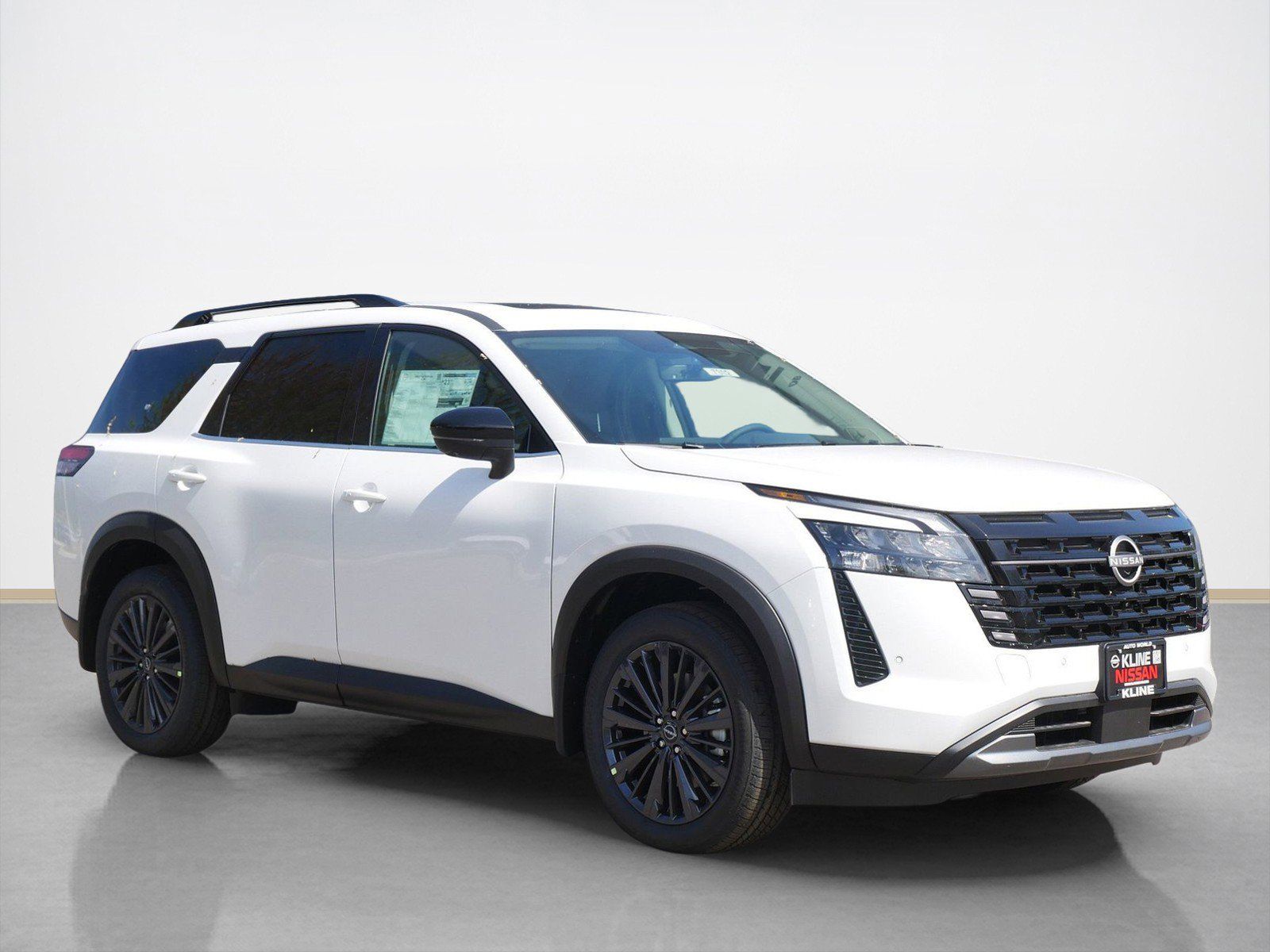 2026 Nissan Pathfinder SL 4WD's photo