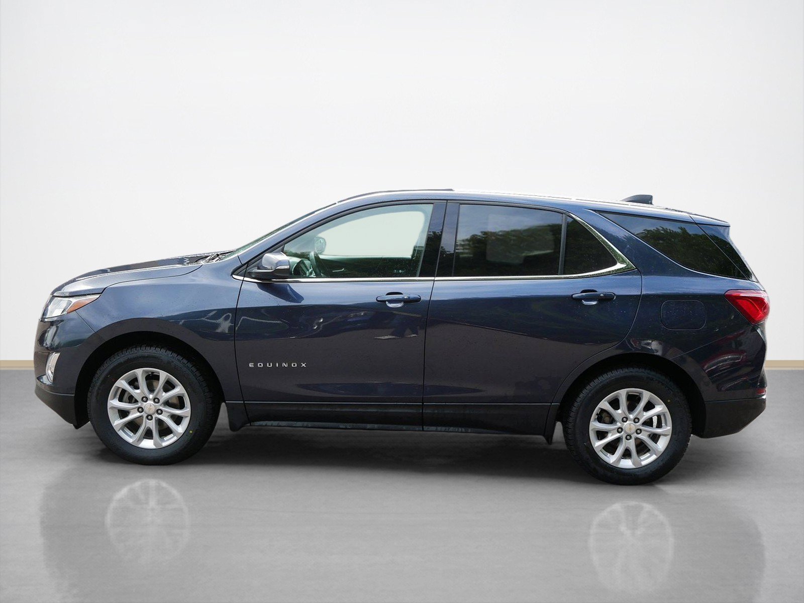 Used 2018 Chevrolet Equinox LT with VIN 3GNAXSEV8JS561788 for sale in Maplewood, Minnesota