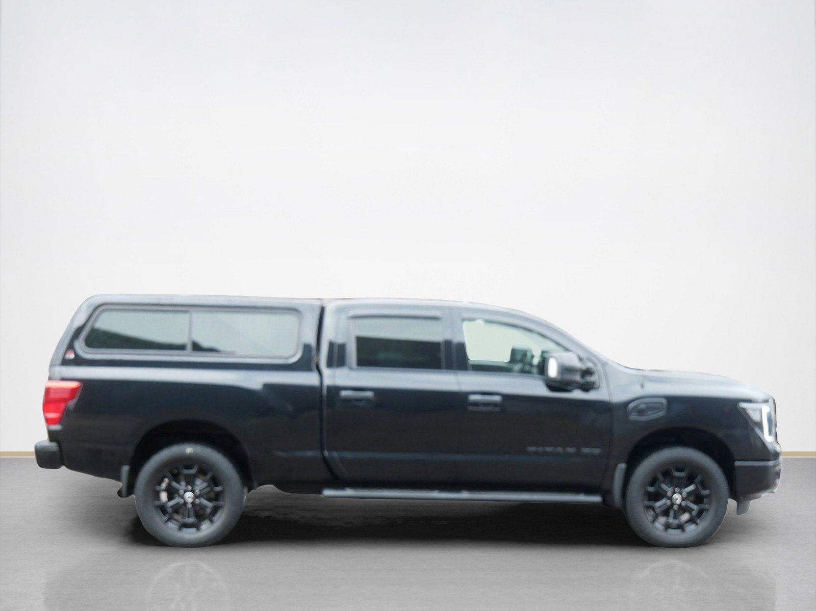 Used 2018 Nissan Titan XD SL with VIN 1N6BA1F4XJN530418 for sale in Maplewood, Minnesota
