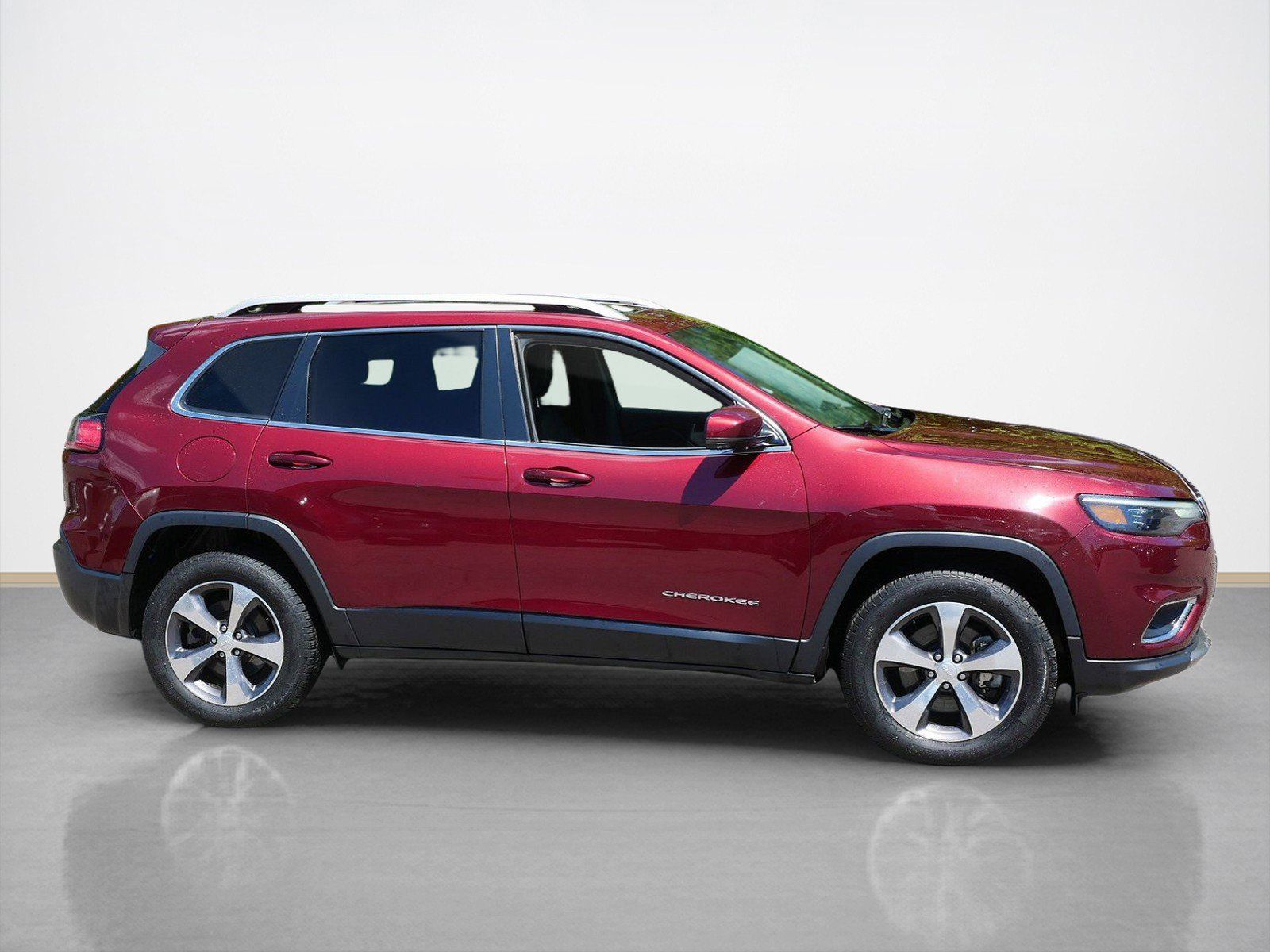 Used 2020 Jeep Cherokee Limited with VIN 1C4PJMDX0LD574945 for sale in Maplewood, Minnesota