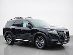 2026 Nissan Pathfinder Platinum SUV