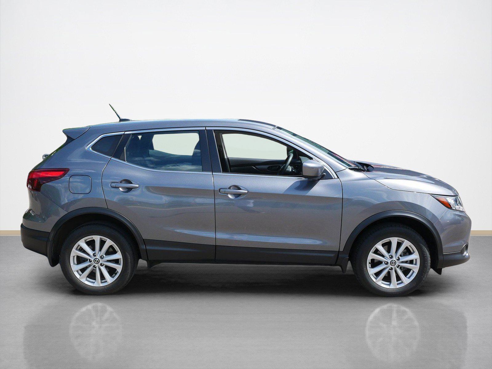 Used 2019 Nissan Rogue Sport S with VIN JN1BJ1CR8KW620863 for sale in Maplewood, Minnesota