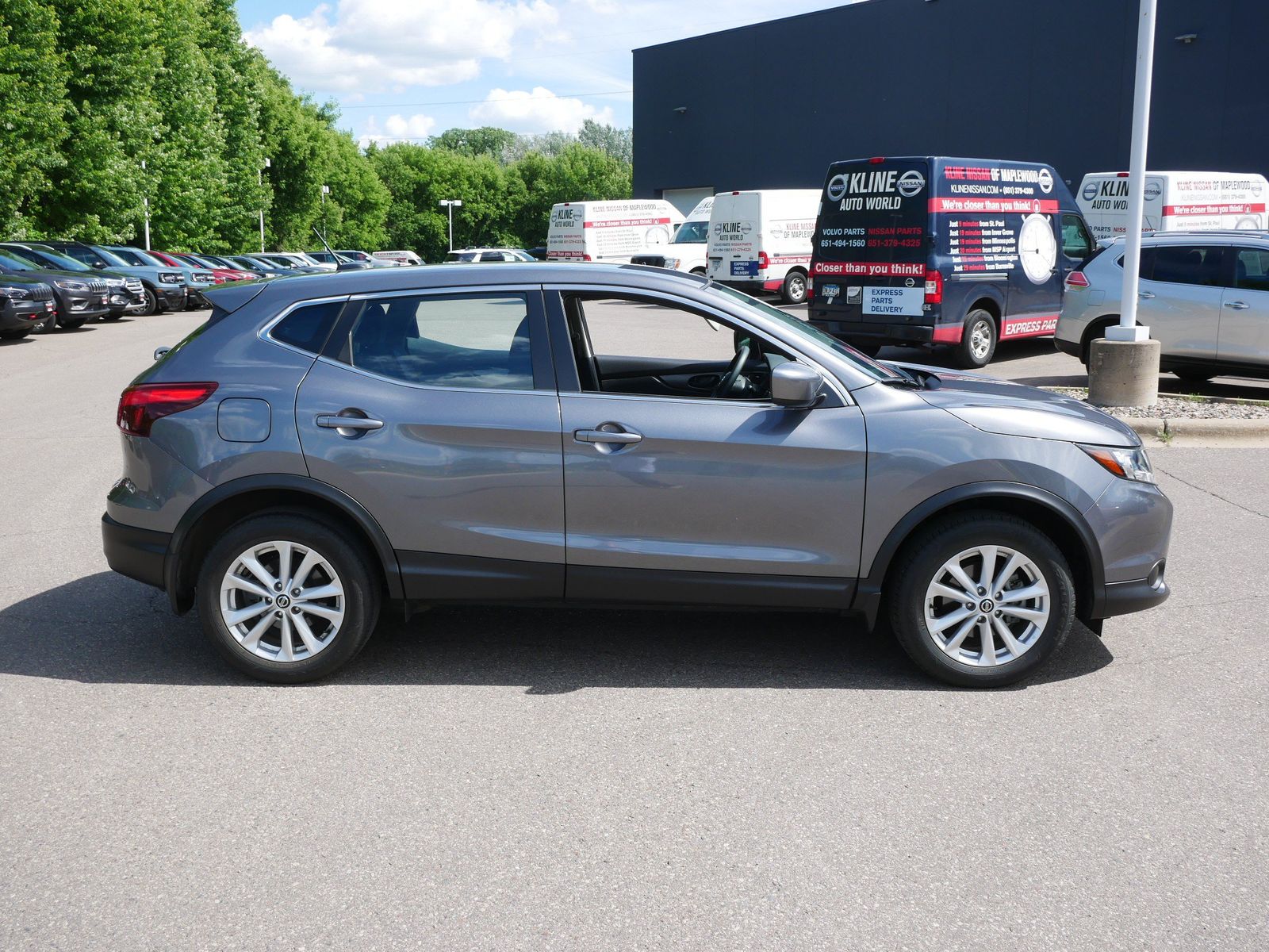 Used 2019 Nissan Rogue Sport S with VIN JN1BJ1CR8KW620863 for sale in Maplewood, Minnesota