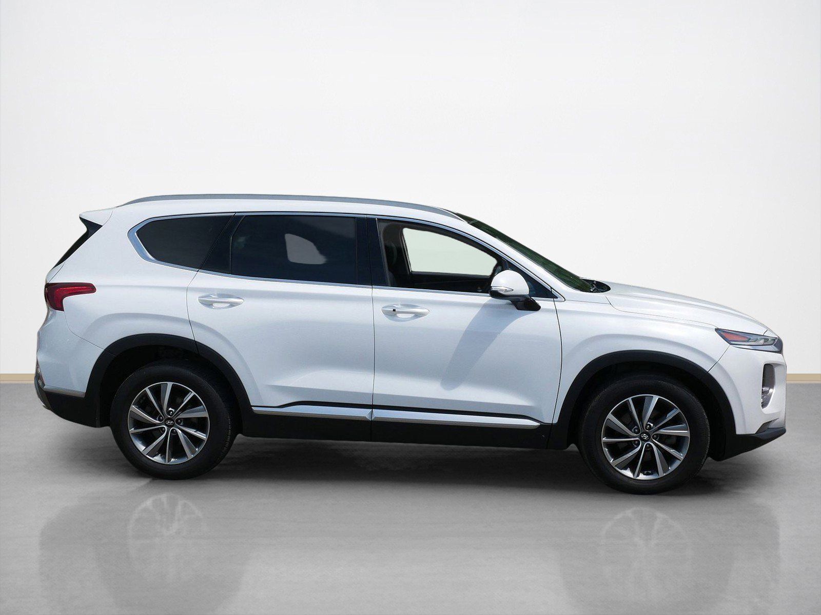 Used 2019 Hyundai Santa Fe Limited with VIN 5NMS5CAD0KH021799 for sale in Maplewood, Minnesota
