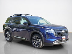 2026 Nissan Pathfinder Platinum SUV