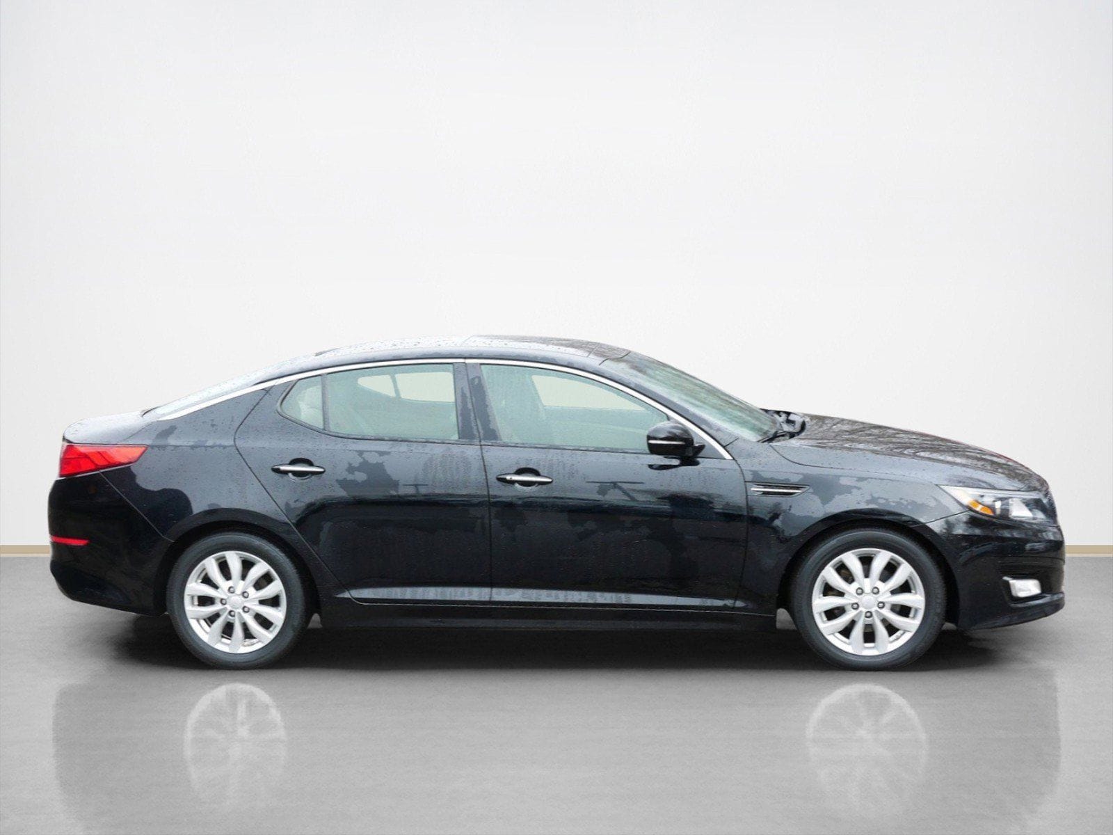 Used 2014 Kia Optima EX with VIN 5XXGN4A71EG282335 for sale in Maplewood, Minnesota