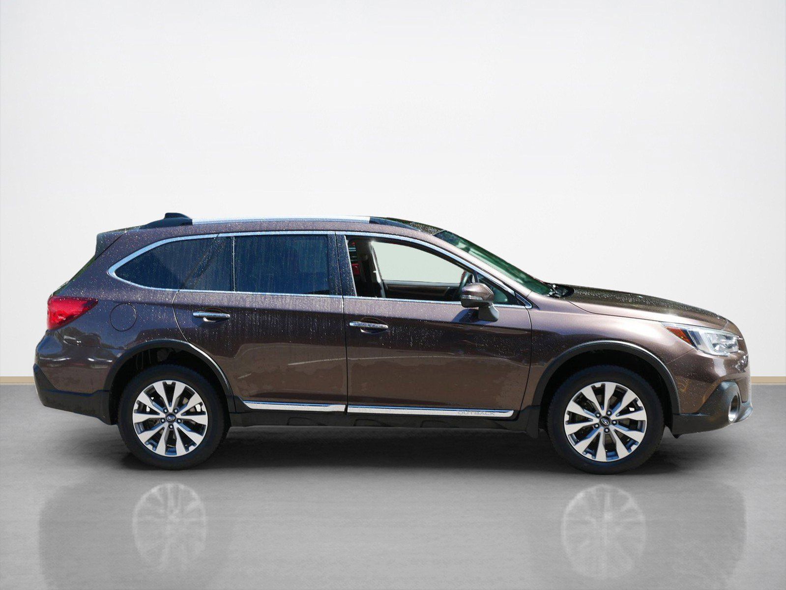 Used 2019 Subaru Outback Touring with VIN 4S4BSATC8K3261128 for sale in Maplewood, Minnesota