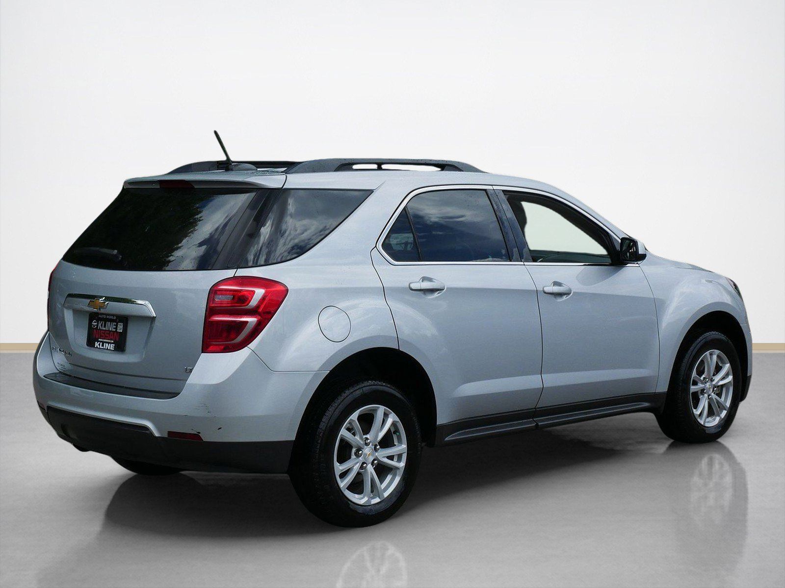 Used 2017 Chevrolet Equinox LT with VIN 2GNFLFEK1H6184194 for sale in Maplewood, Minnesota