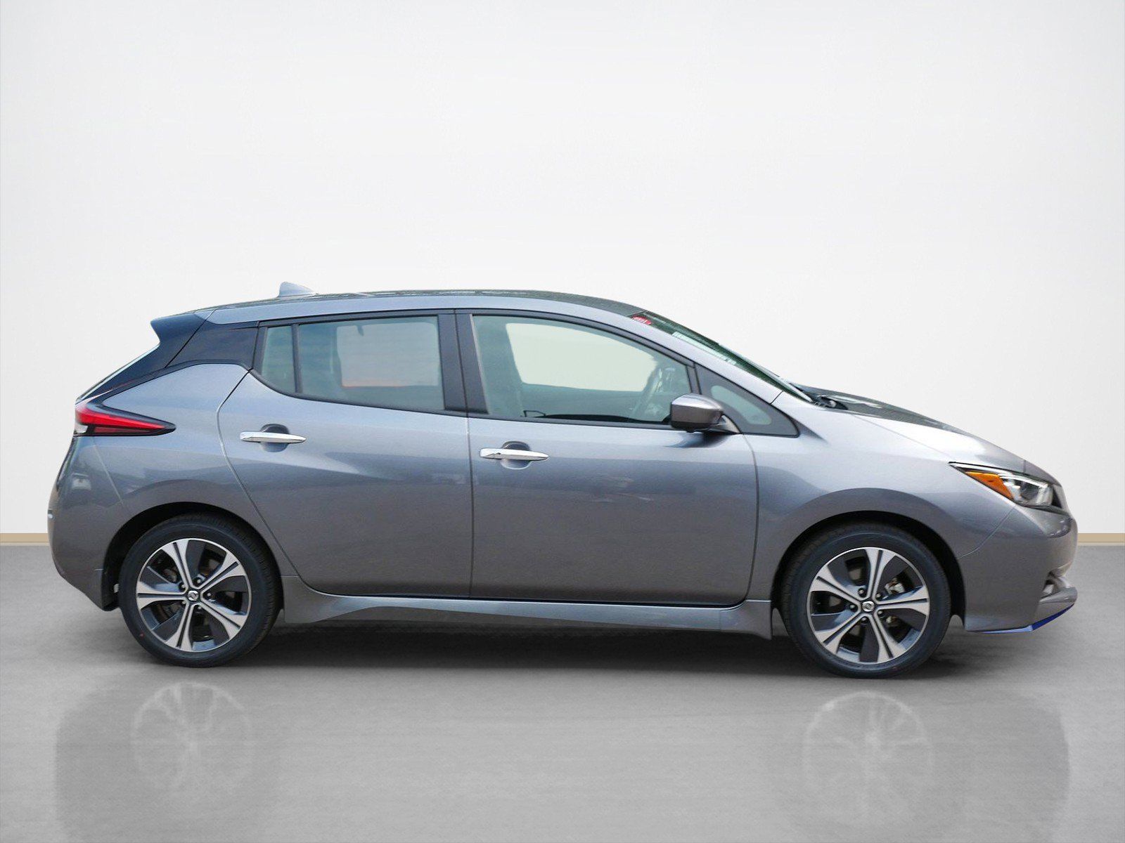 Certified 2022 Nissan LEAF SV Plus with VIN 1N4BZ1CVXNC562172 for sale in Maplewood, Minnesota