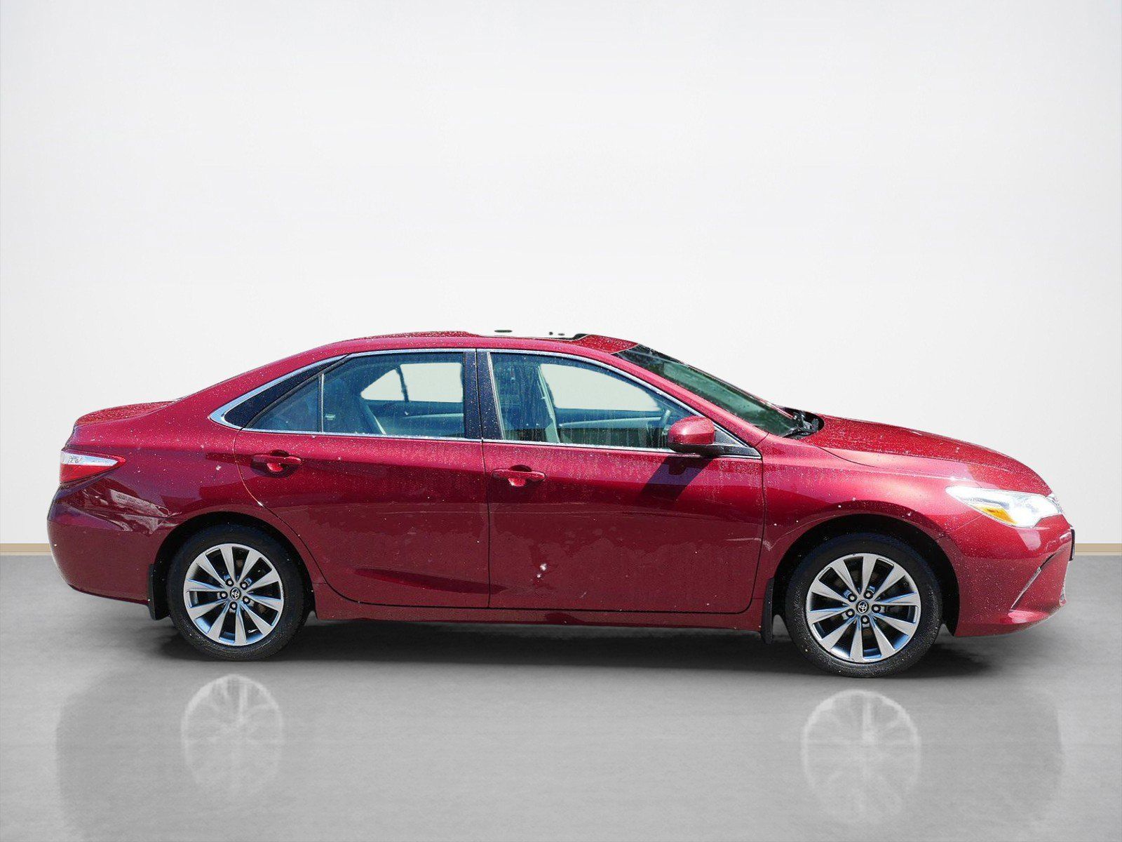 Used 2017 Toyota Camry XLE with VIN 4T1BF1FK7HU643418 for sale in Maplewood, Minnesota