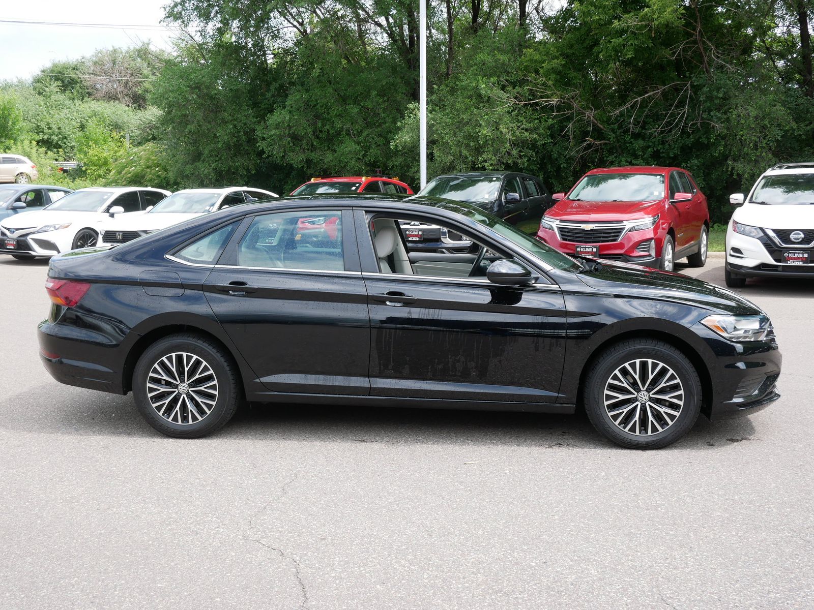 Used 2019 Volkswagen Jetta SE with VIN 3VWCB7BU5KM157441 for sale in Maplewood, Minnesota