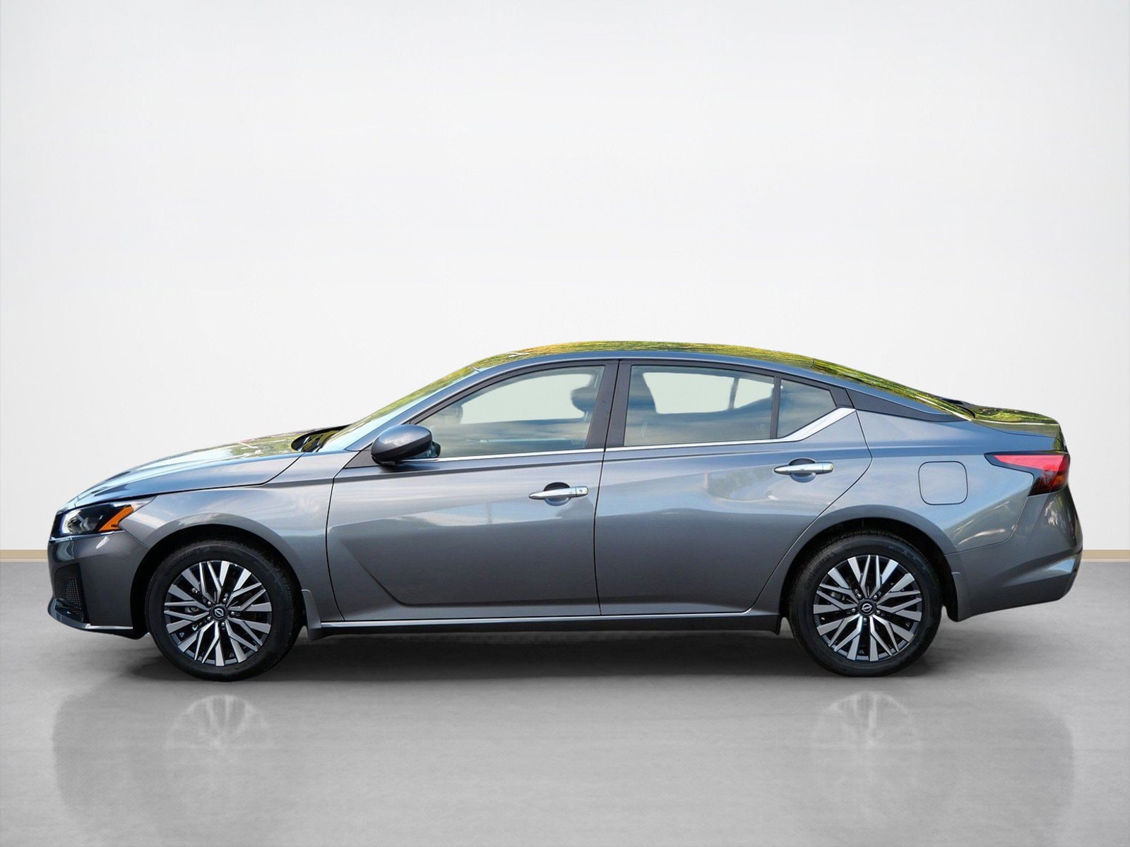 Certified 2023 Nissan Altima SV with VIN 1N4BL4DW5PN393891 for sale in Maplewood, Minnesota