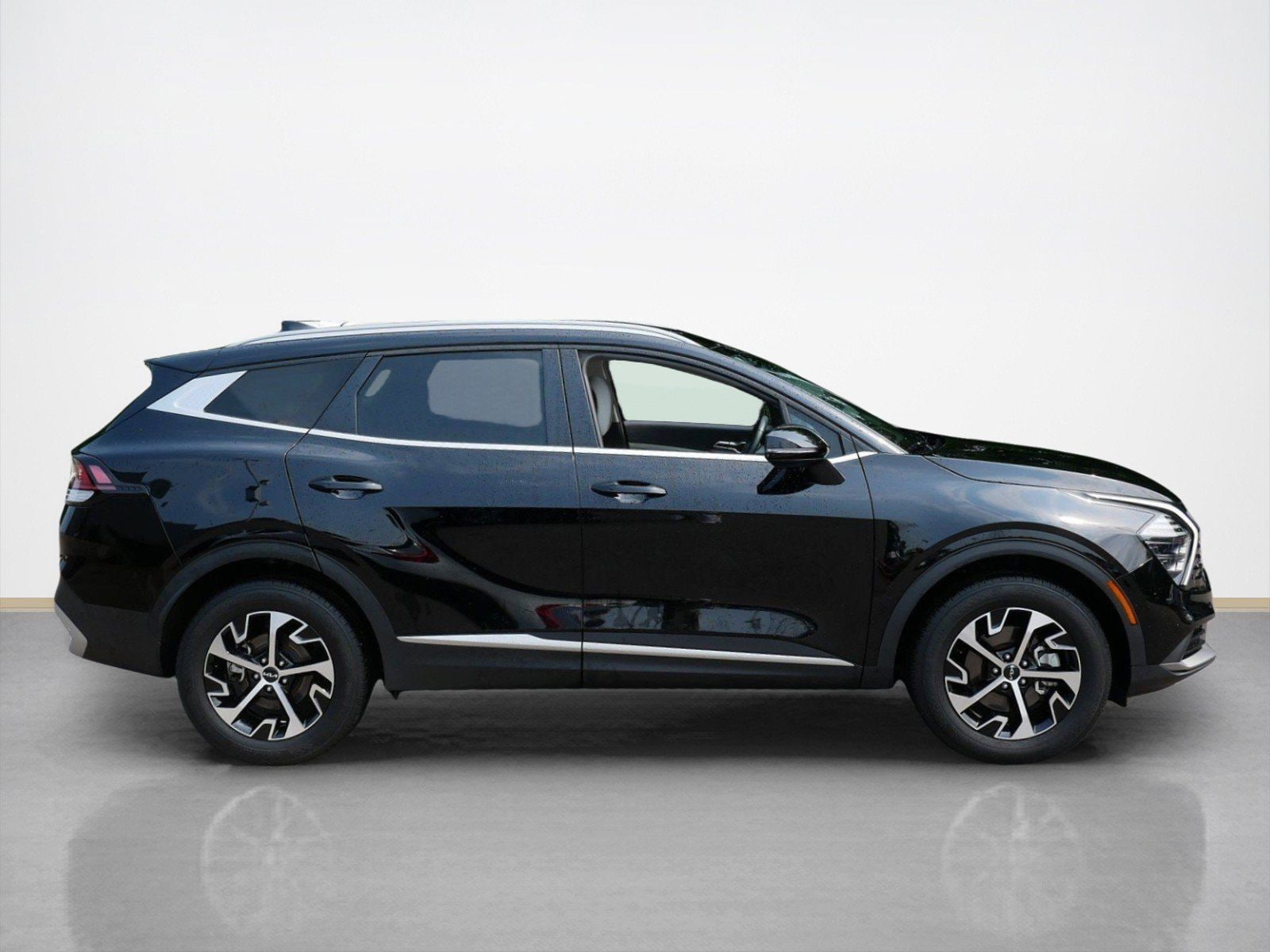 Used 2024 Kia Sportage EX with VIN 5XYK3CDF4RG145890 for sale in Maplewood, Minnesota