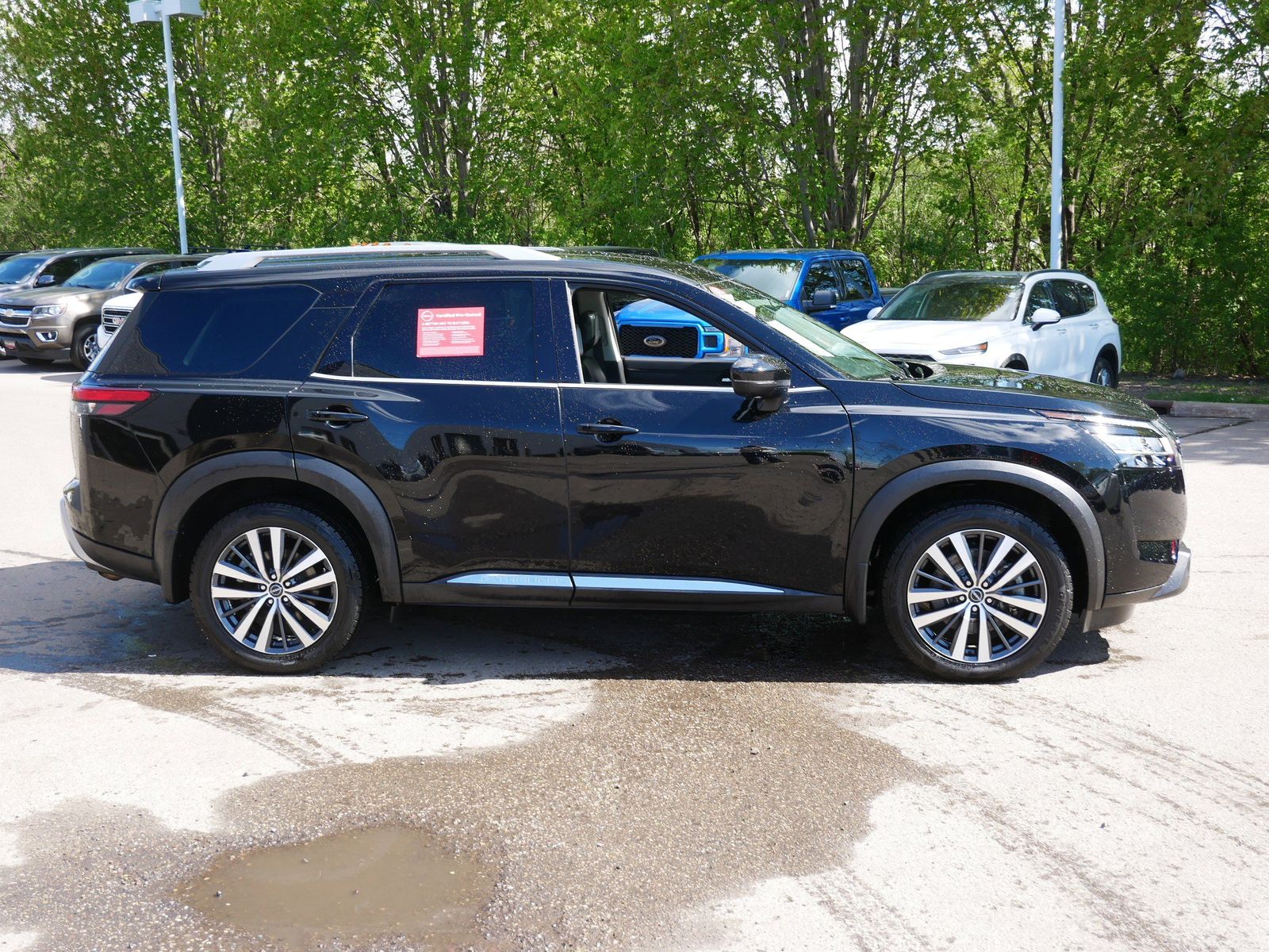 Certified 2022 Nissan Pathfinder Platinum with VIN 5N1DR3DK3NC273259 for sale in Maplewood, Minnesota